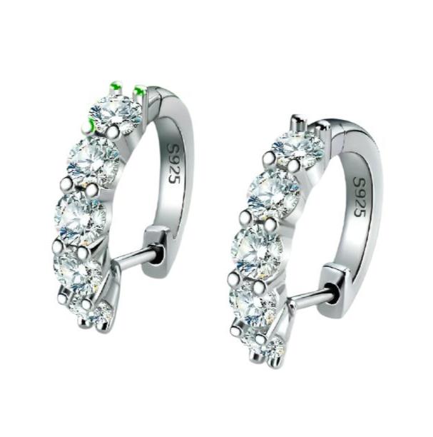 D Color Round-Cut Moissanite Stud Earrings in S925 Sterling Silver